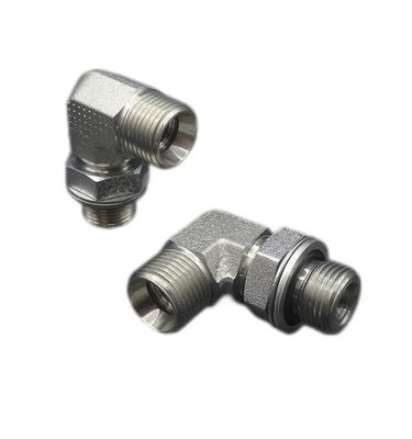 Hydraulische bekleding met rubberen afdichting en gegalvaniseerde plaatverbinding