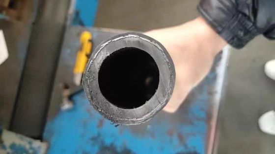Rubber olie slang capaciteit zwaar materiaal zuig- en ontladingsslang voor uw